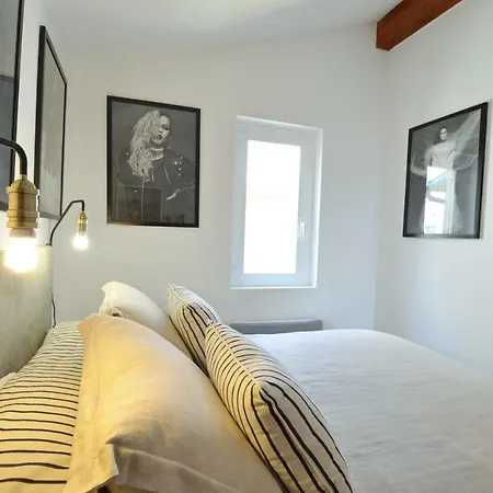 Sur One Bed Villefranche-sur-Mer